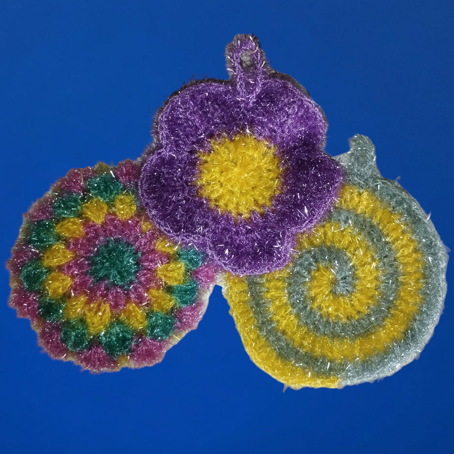 éponges tawashis au crochet colorées